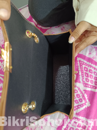 Cross body bags